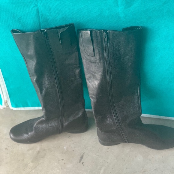 Boots - Picture 2 of 3